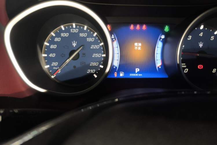 Used Maserati Ghibli 2014 3.0T Standard Edition Odometer Close Up