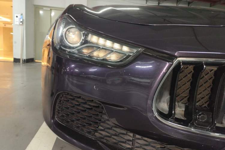 Used Maserati Ghibli 2014 3.0T Standard Edition Right Front Headlight