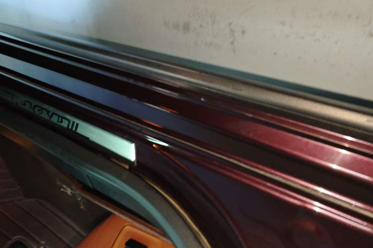 Used Maserati Ghibli 2014 3.0T Standard Edition Right Side Sill