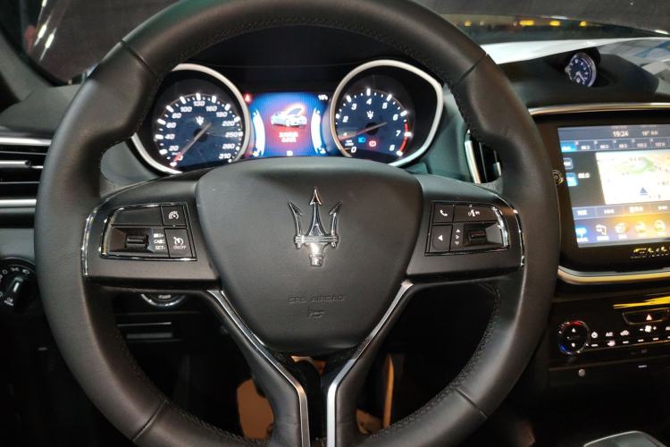 Used Maserati Ghibli 2014 3.0T Standard Edition Steering Wheel