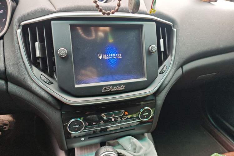 Used Maserati Ghibli 2014 3.0T Standard Edition Audio And AC Panel