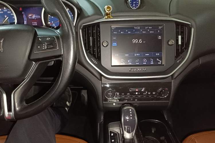 Used Maserati Ghibli 2014 3.0T Standard Edition Audio And AC Panel