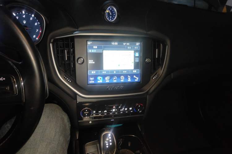 Used Maserati Ghibli 2014 3.0T Standard Edition Audio And AC Panel
