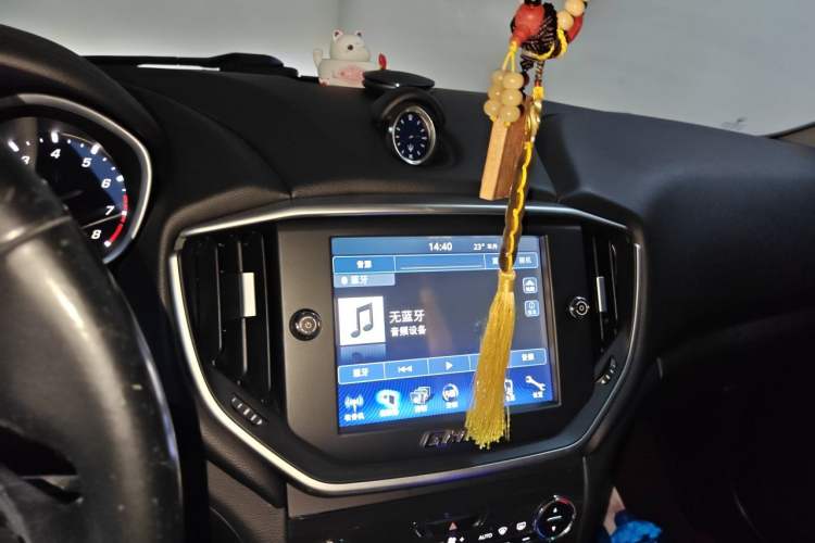 Used Maserati Ghibli 2014 3.0T Standard Edition Audio And AC Panel