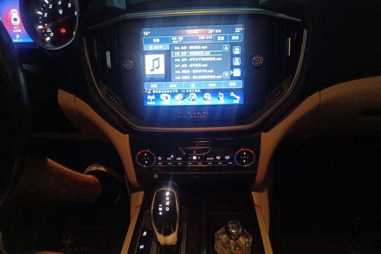 Used Maserati Ghibli 2014 3.0T Standard Edition Audio And AC Panel