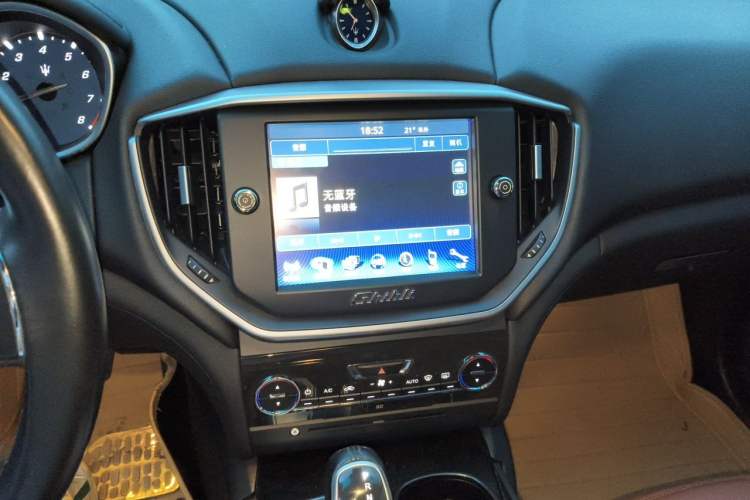 Used Maserati Ghibli 2014 3.0T Standard Edition Audio And AC Panel
