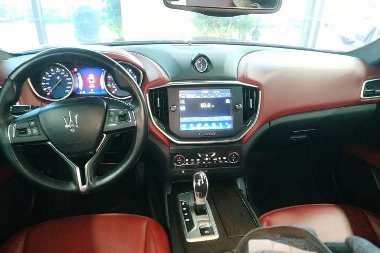Used Maserati Ghibli 2014 3.0T Standard Edition Audio And AC Panel