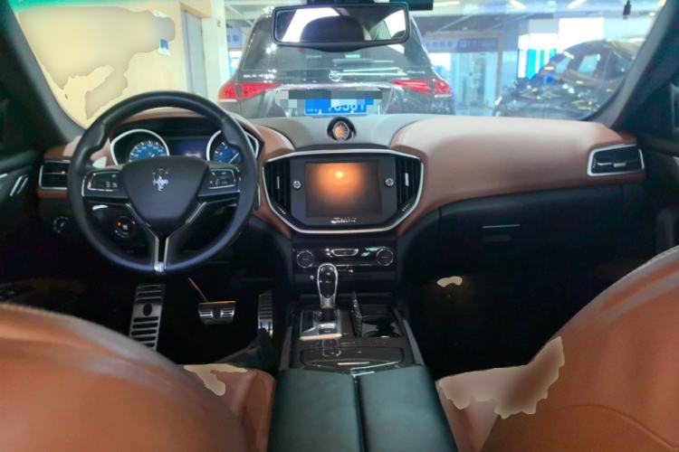 Used Maserati Ghibli 2014 3.0T Standard Edition Center Console