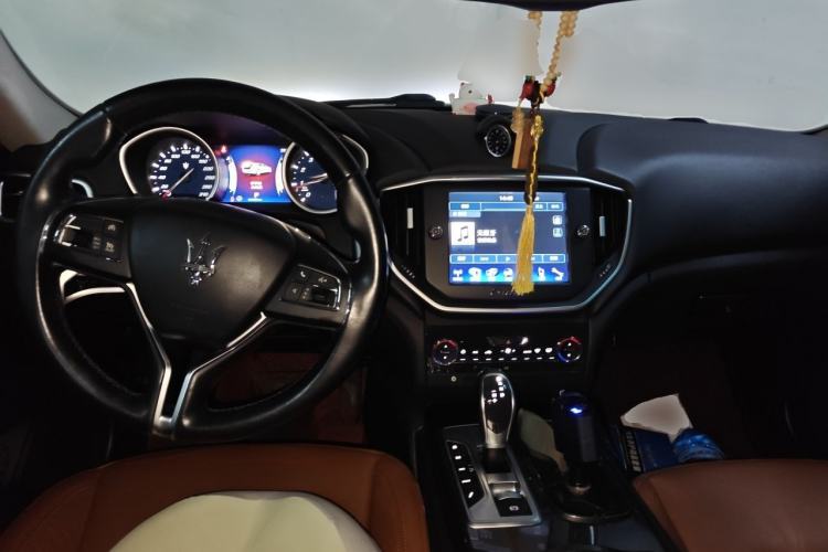 Used Maserati Ghibli 2014 3.0T Standard Edition Center Console