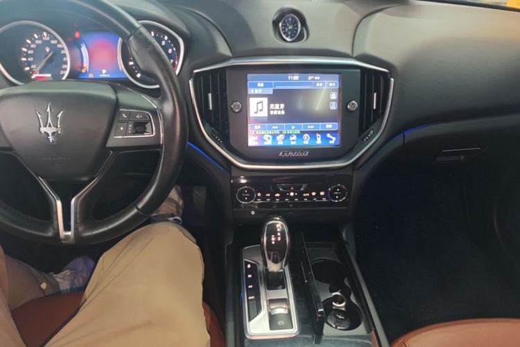 Used Maserati Ghibli 2014 3.0T Standard Edition Center Console