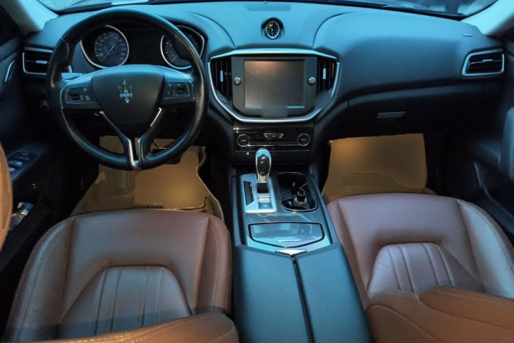 Used Maserati Ghibli 2014 3.0T Standard Edition Center Console