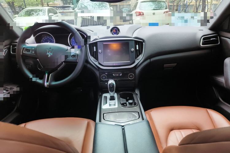 Used Maserati Ghibli 2014 3.0T Standard Edition Center Console