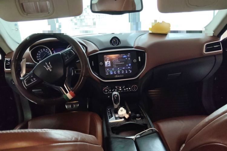 Used Maserati Ghibli 2014 3.0T Standard Edition Center Console