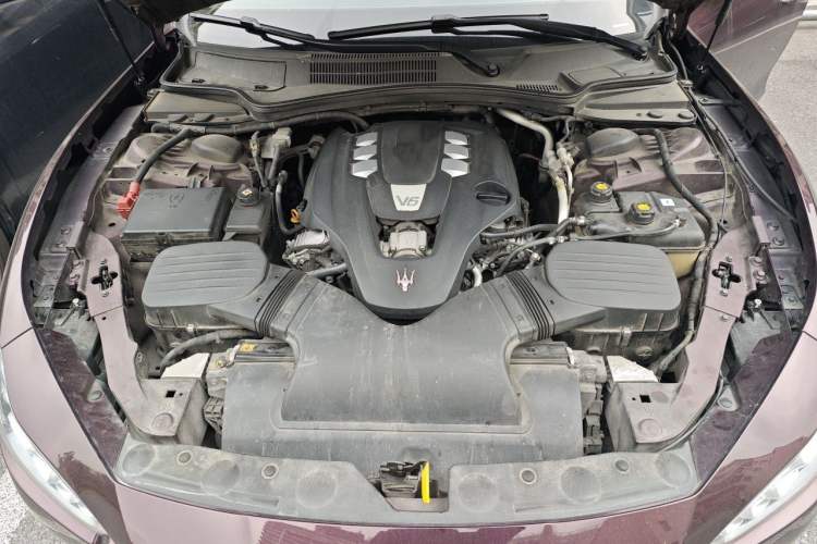 Used Maserati Ghibli 2014 3.0T Standard Edition Engine Bay