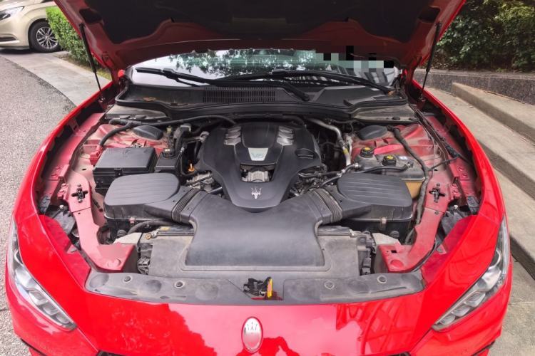 Used Maserati Ghibli 2014 3.0T Standard Edition Engine Bay