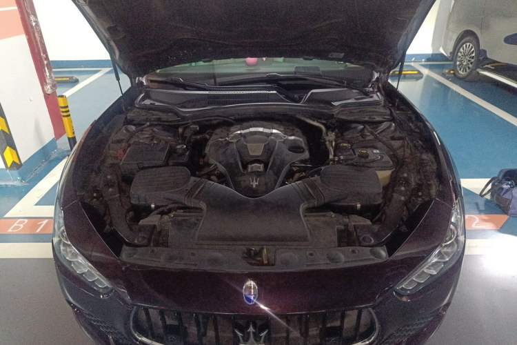Used Maserati Ghibli 2014 3.0T Standard Edition Engine Bay