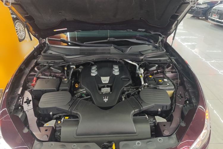 Used Maserati Ghibli 2014 3.0T Standard Edition Engine Bay