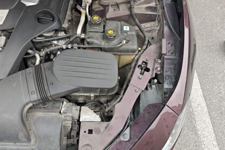 Used Maserati Ghibli 2014 3.0T Standard Edition Engine Bay Left