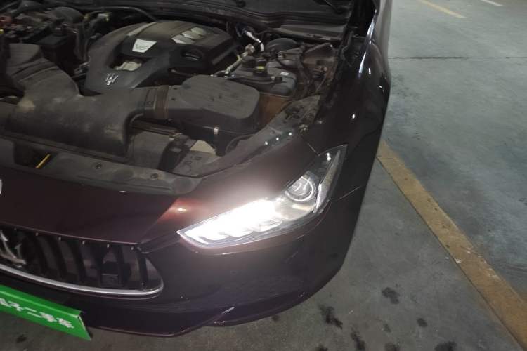 Used Maserati Ghibli 2014 3.0T Standard Edition Engine Bay Left