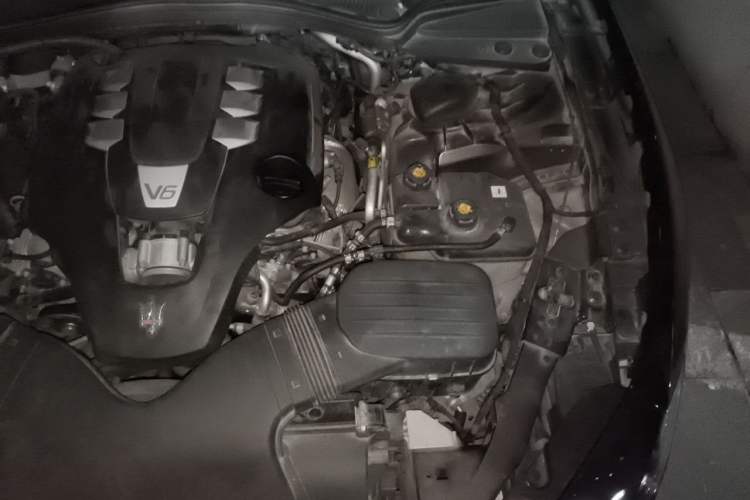 Used Maserati Ghibli 2014 3.0T Standard Edition Engine Bay Left