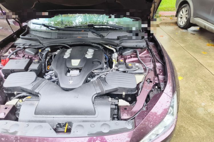 Used Maserati Ghibli 2014 3.0T Standard Edition Engine Bay Left