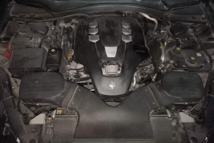 Used Maserati Ghibli 2014 3.0T Standard Edition Engine Bay