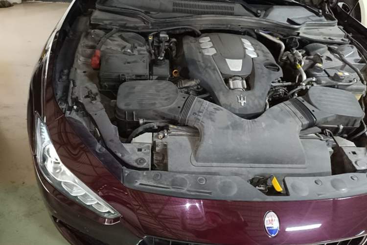 Used Maserati Ghibli 2014 3.0T Standard Edition Engine Bay Right