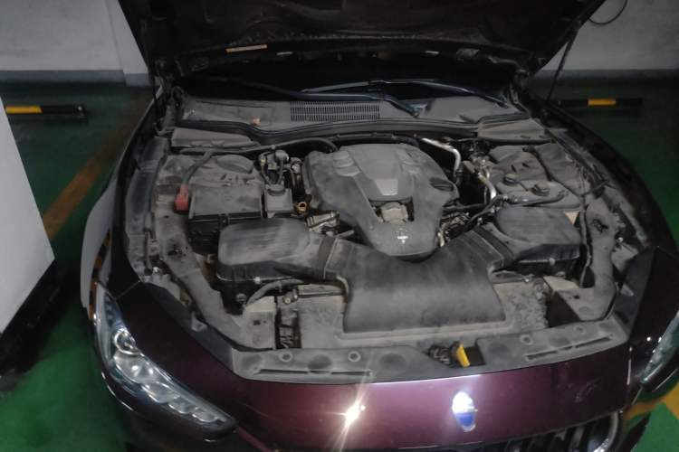 Used Maserati Ghibli 2014 3.0T Standard Edition Engine Bay Right