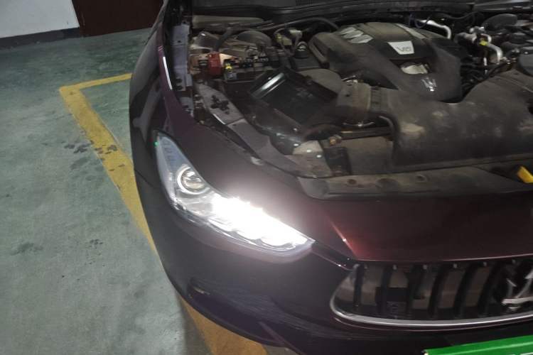 Used Maserati Ghibli 2014 3.0T Standard Edition Engine Bay Right