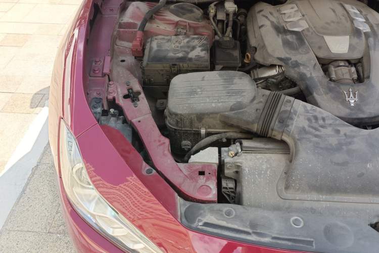 Used Maserati Ghibli 2014 3.0T Standard Edition Engine Bay Right