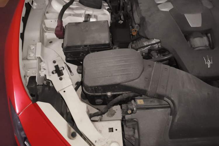 Used Maserati Ghibli 2014 3.0T Standard Edition Engine Bay Right