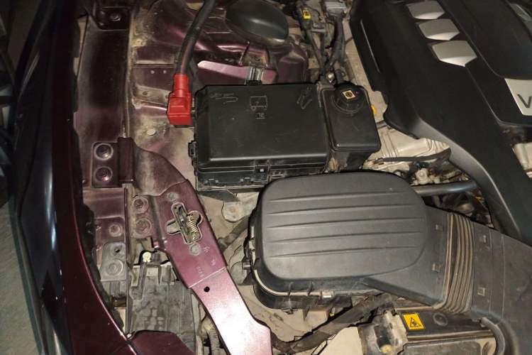 Used Maserati Ghibli 2014 3.0T Standard Edition Engine Bay Right