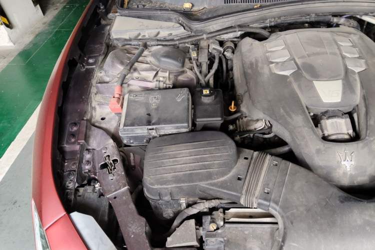 Used Maserati Ghibli 2014 3.0T Standard Edition Engine Bay Right