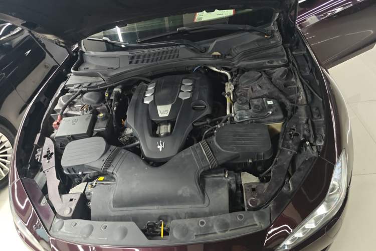 Used Maserati Ghibli 2014 3.0T Standard Edition Engine Bay