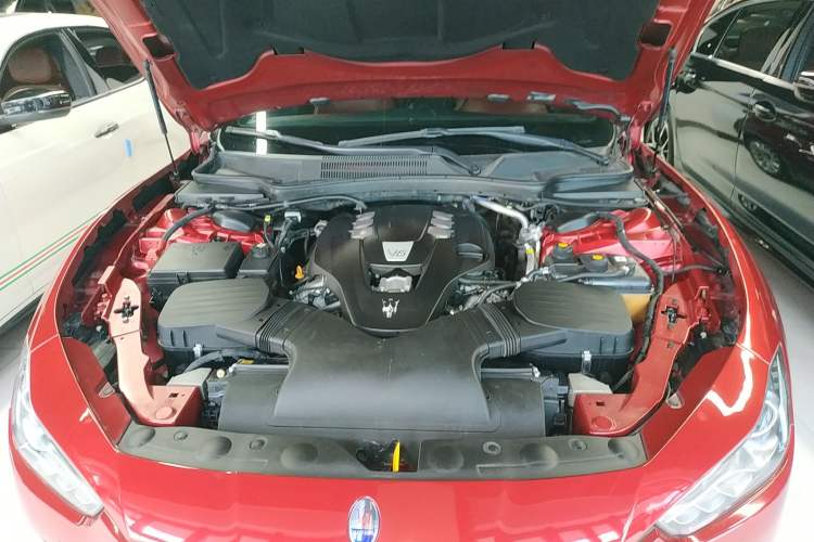 Used Maserati Ghibli 2014 3.0T Standard Edition Engine Bay