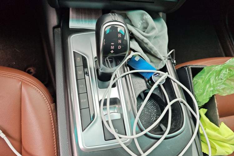 Used Maserati Ghibli 2014 3.0T Standard Edition Gear Lever
