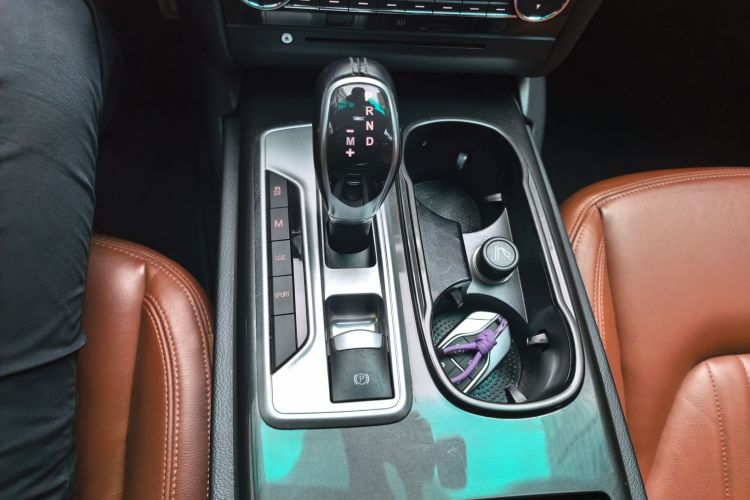 Used Maserati Ghibli 2014 3.0T Standard Edition Gear Lever