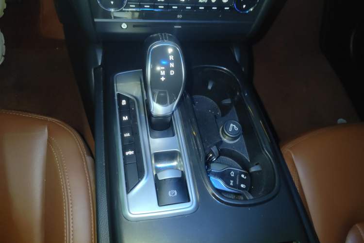 Used Maserati Ghibli 2014 3.0T Standard Edition Gear Lever