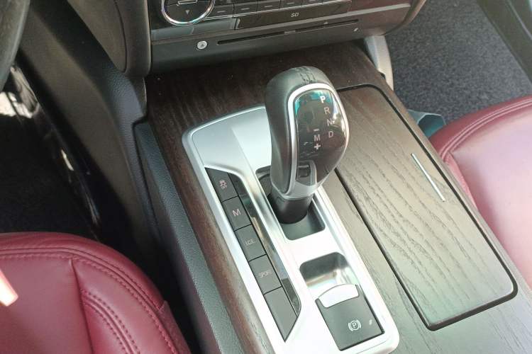 Used Maserati Ghibli 2014 3.0T Standard Edition Gear Lever