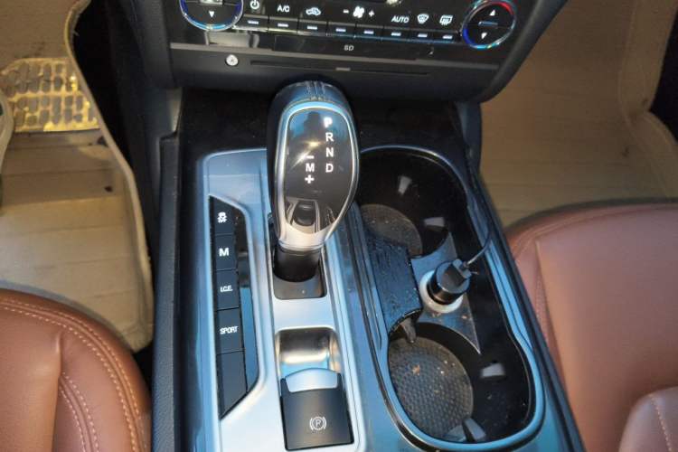 Used Maserati Ghibli 2014 3.0T Standard Edition Gear Lever