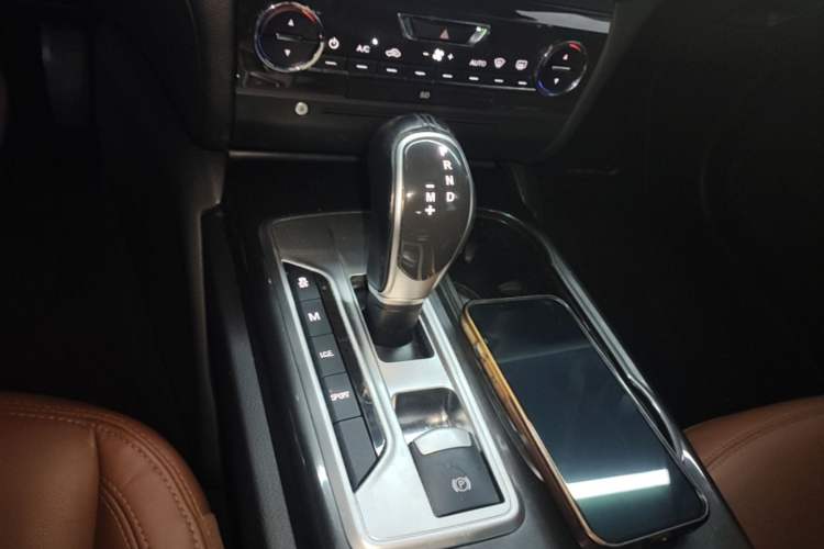 Used Maserati Ghibli 2014 3.0T Standard Edition Gear Lever