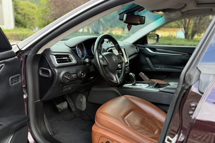Used Maserati Ghibli 2014 3.0T Standard Edition Interior 3