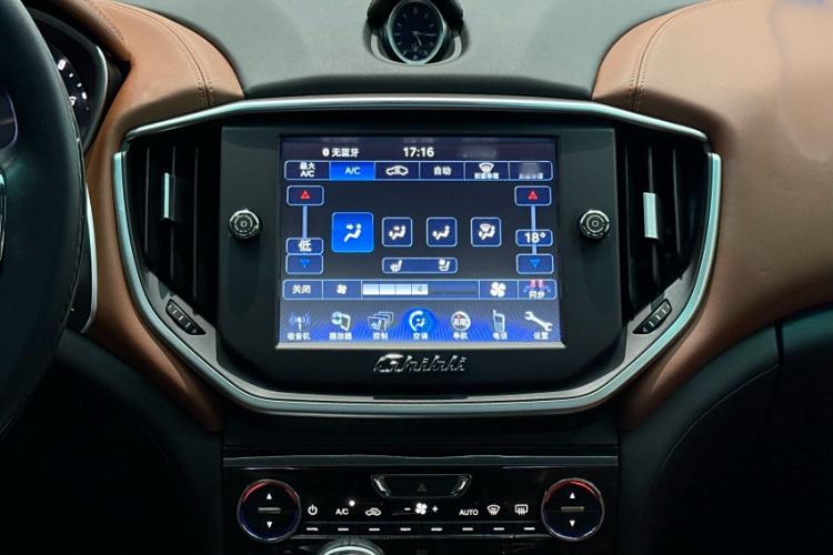 Used Maserati Ghibli 2014 3.0T Standard Edition Interior 4