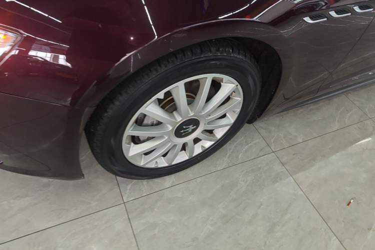 Used Maserati Ghibli 2014 3.0T Standard Edition Left Front Wheel Hub