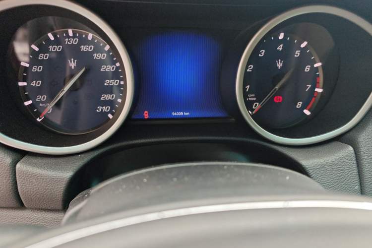 Used Maserati Ghibli 2014 3.0T Standard Edition Odometer Close Up