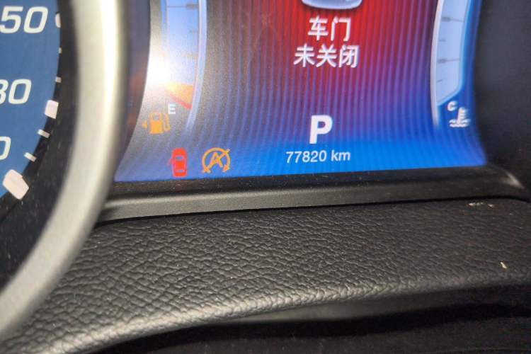 Used Maserati Ghibli 2014 3.0T Standard Edition Odometer Close Up