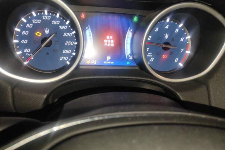 Used Maserati Ghibli 2014 3.0T Standard Edition Odometer Close Up
