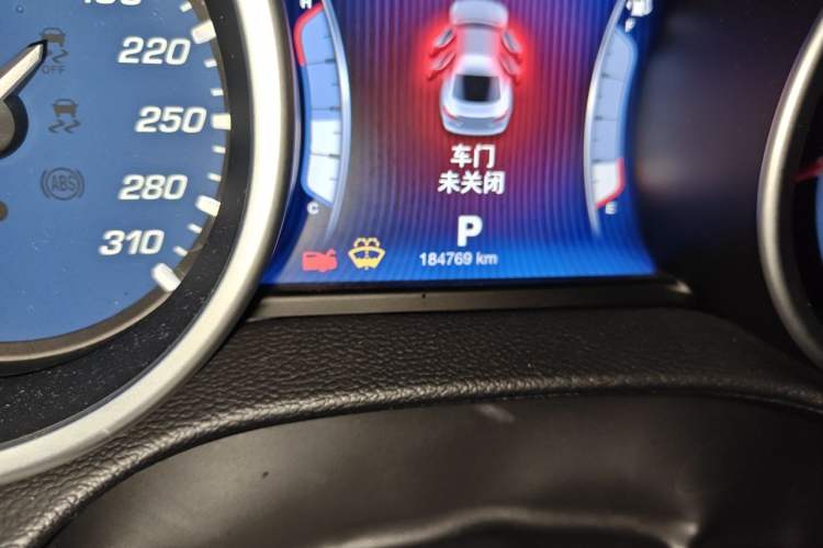 Used Maserati Ghibli 2014 3.0T Standard Edition Odometer Close Up