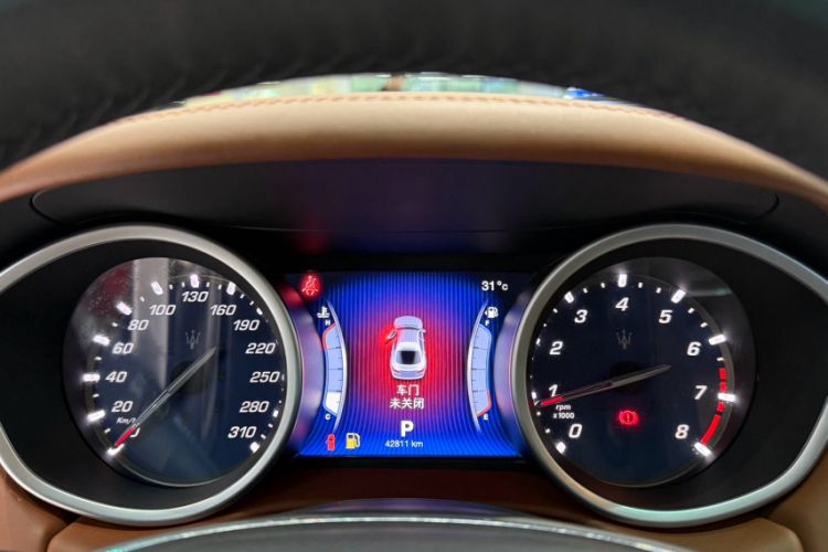 Used Maserati Ghibli 2014 3.0T Standard Edition Odometer Close Up