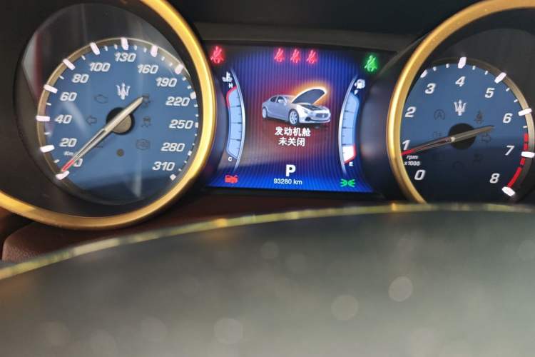 Used Maserati Ghibli 2014 3.0T S Odometer Close Up